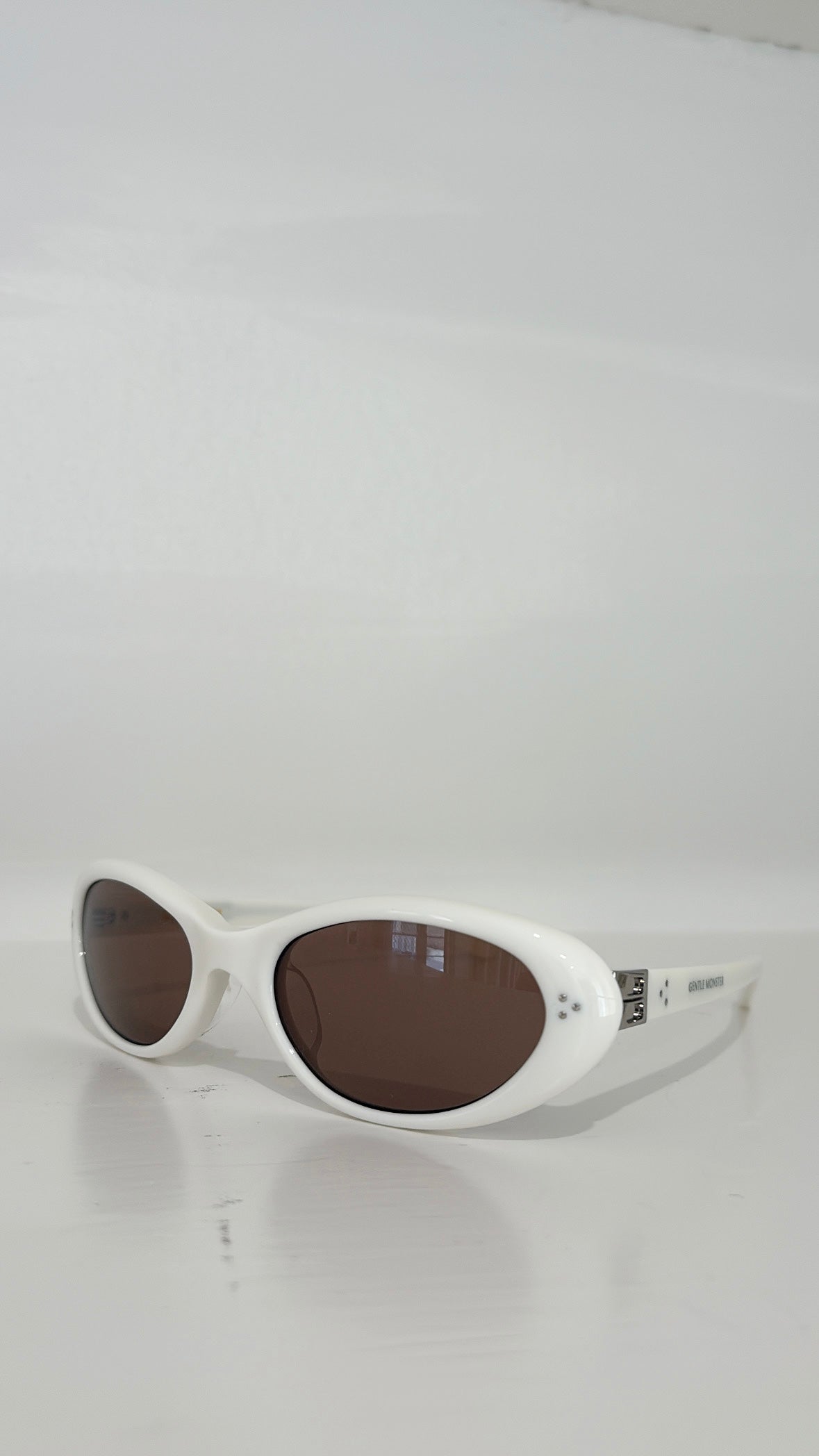 Gentle Monster White Cinnamon W2 Sunglasses