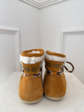 Moon Boot Tan Suede and Shearling Lace Up Boots, 40