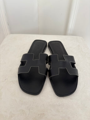 Hermès Black LEather Oran Sandals, 38