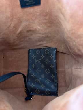 Louis Vuitton Black Leather Low Key Hobo MM