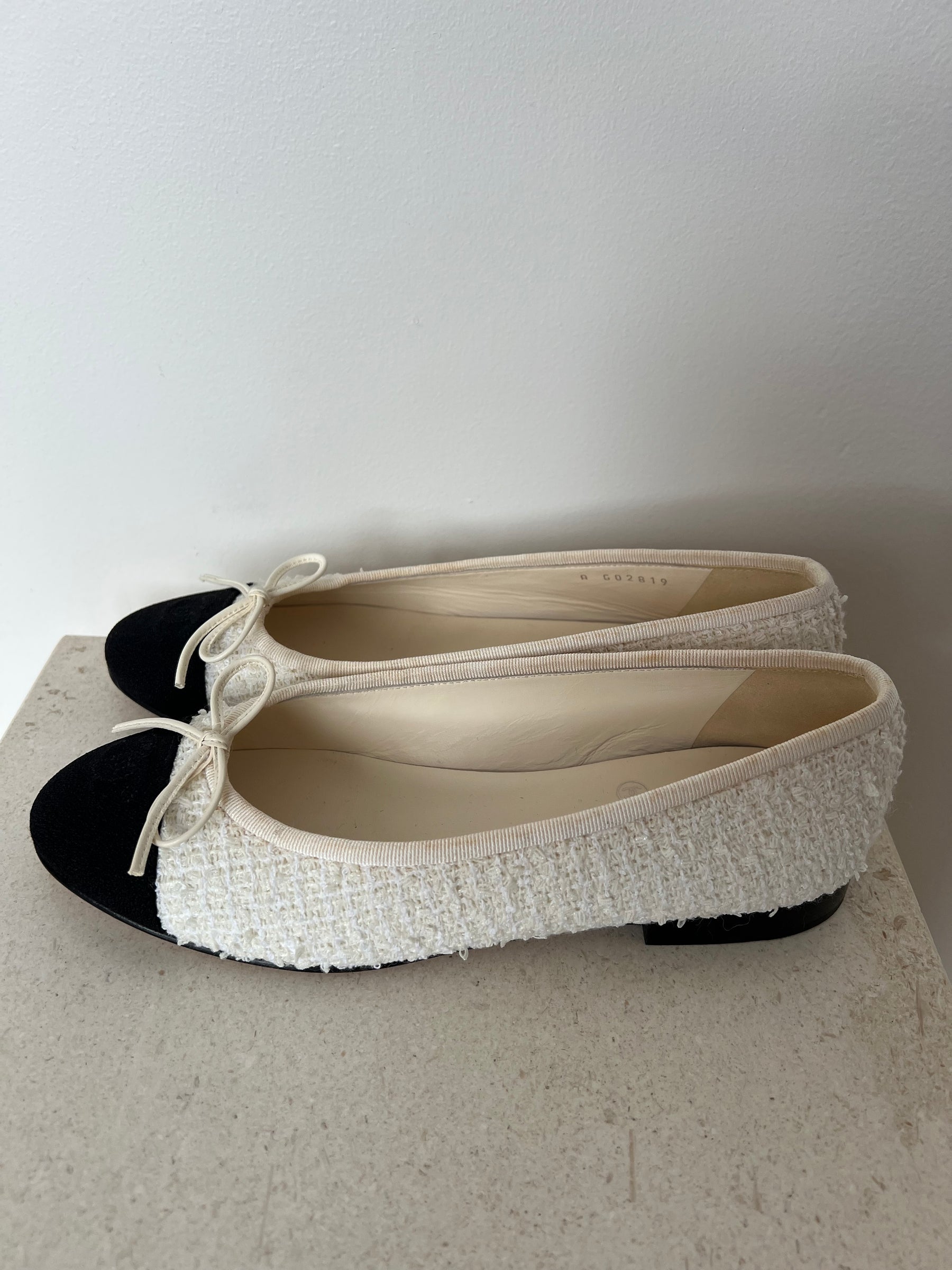 Chanel Cream Tweed Logo Ballet Flats, 37C