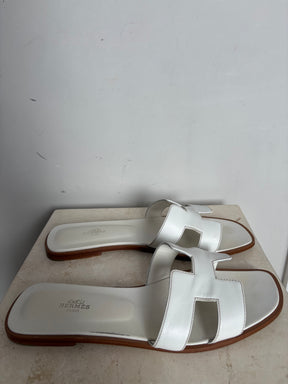 Hermès White leather Oran Sandals, 41