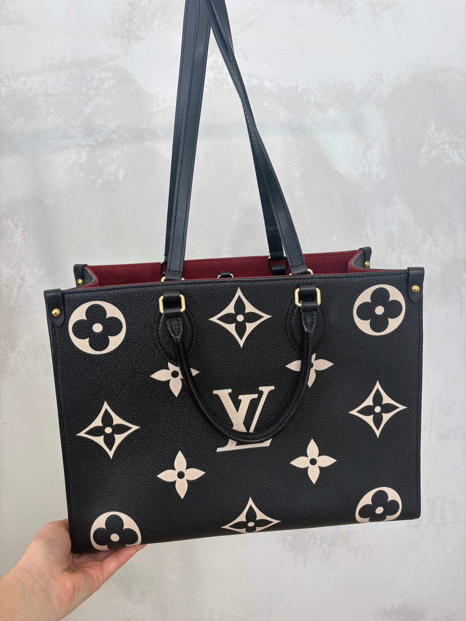 Louis Vuitton On The Go MM Empriente Tote Bi Colour Black And Beige