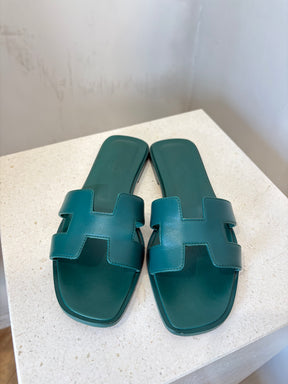 Hermès Green Leather Oran Sandals, 36
