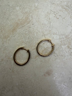 Jan Logan 9k Gold and Diamond Hoop Earring