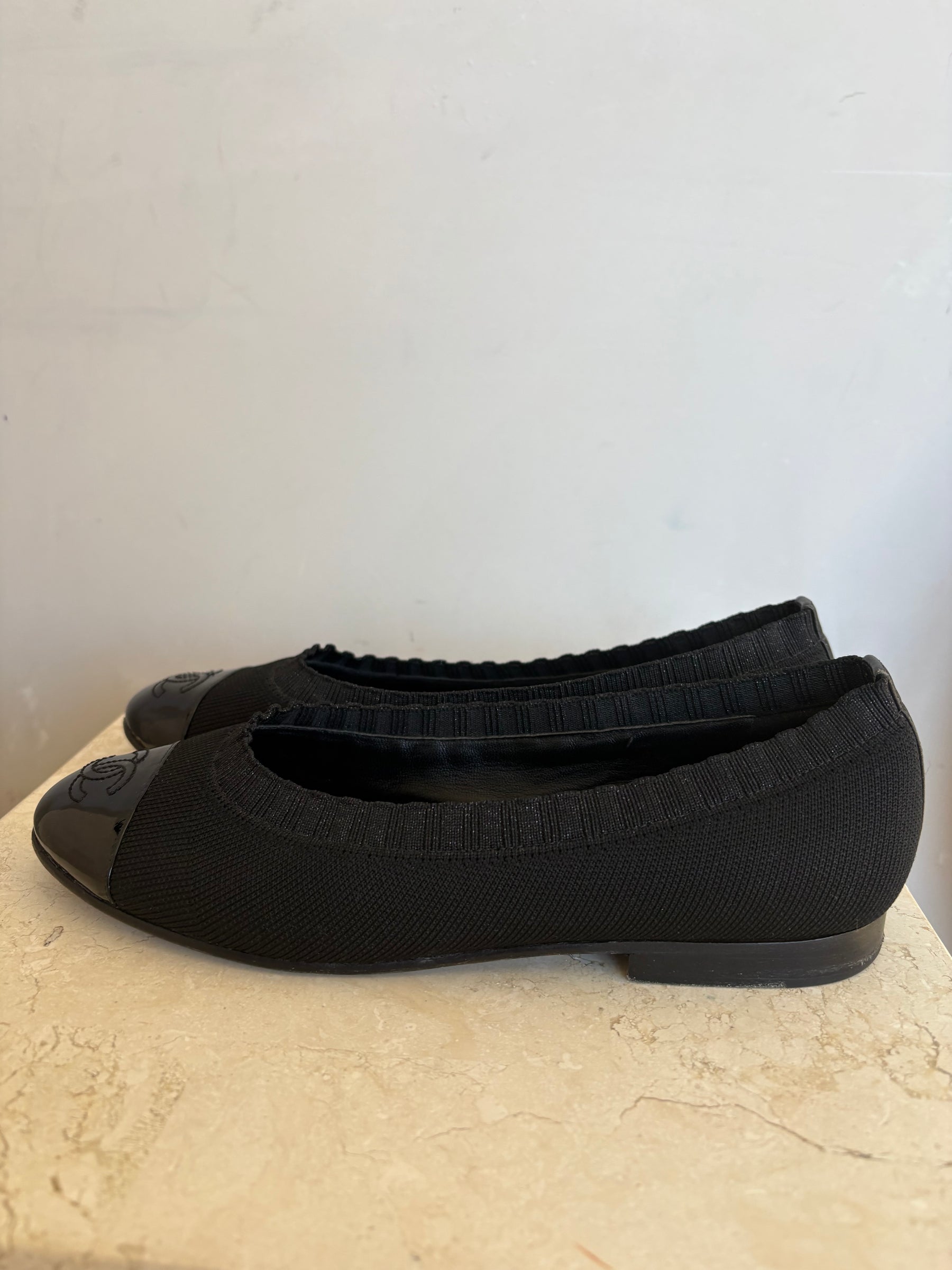 Chanel Black Fabric and Patent Ballet Flats, 38 C
