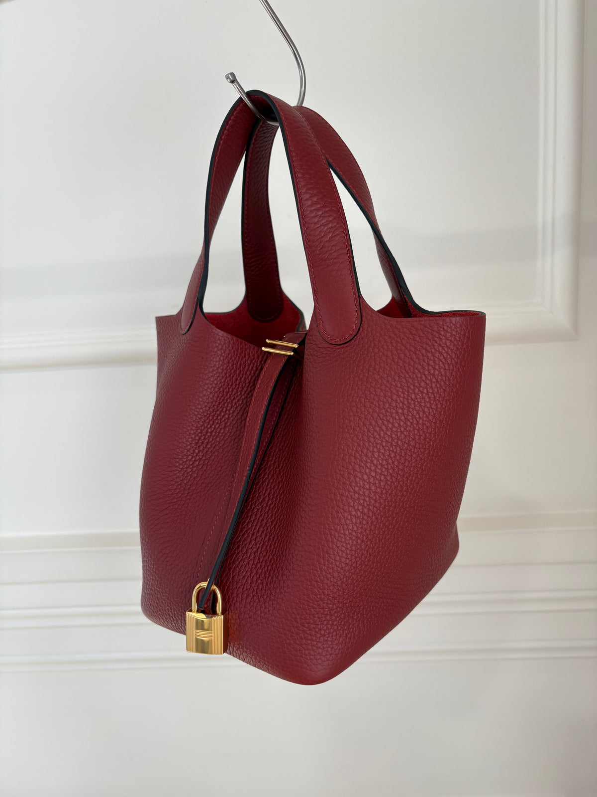 Hermès Rouge H Clemence Leather Picotin 18