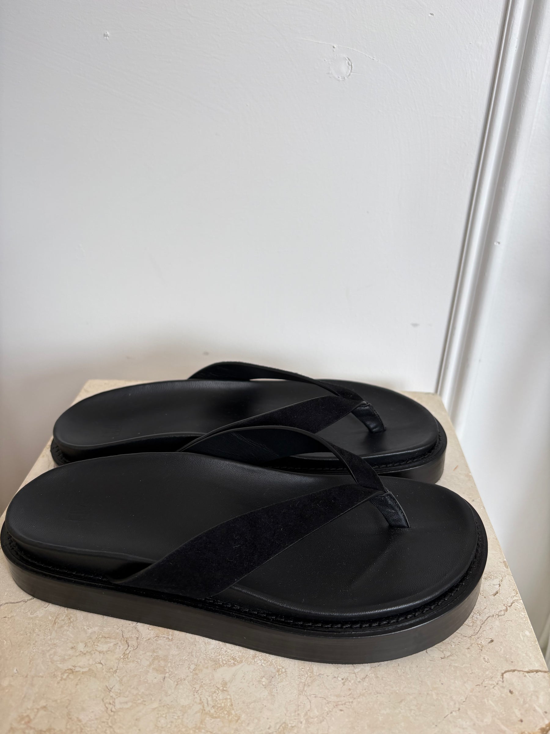 Camilla and Marc Black Suede Platform Thongs, 37