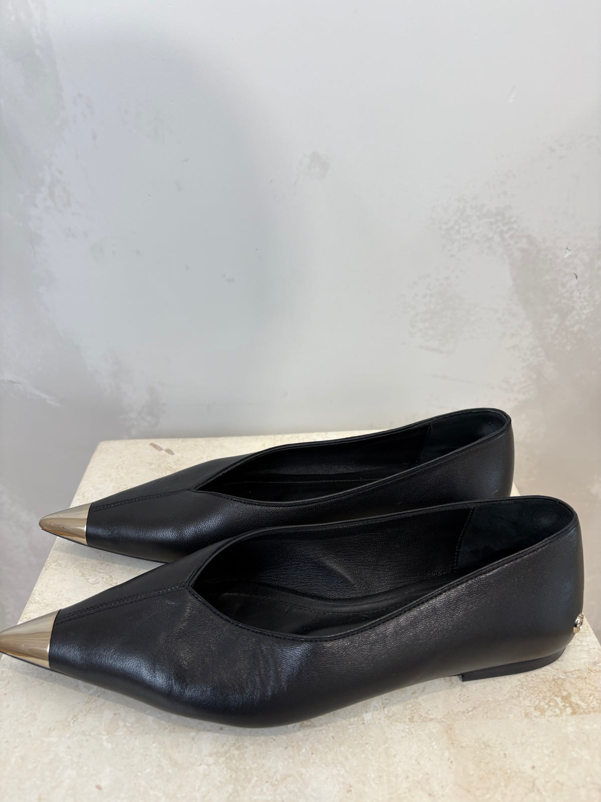Anine Bing Black Leather Silver Pointed Flats, 37