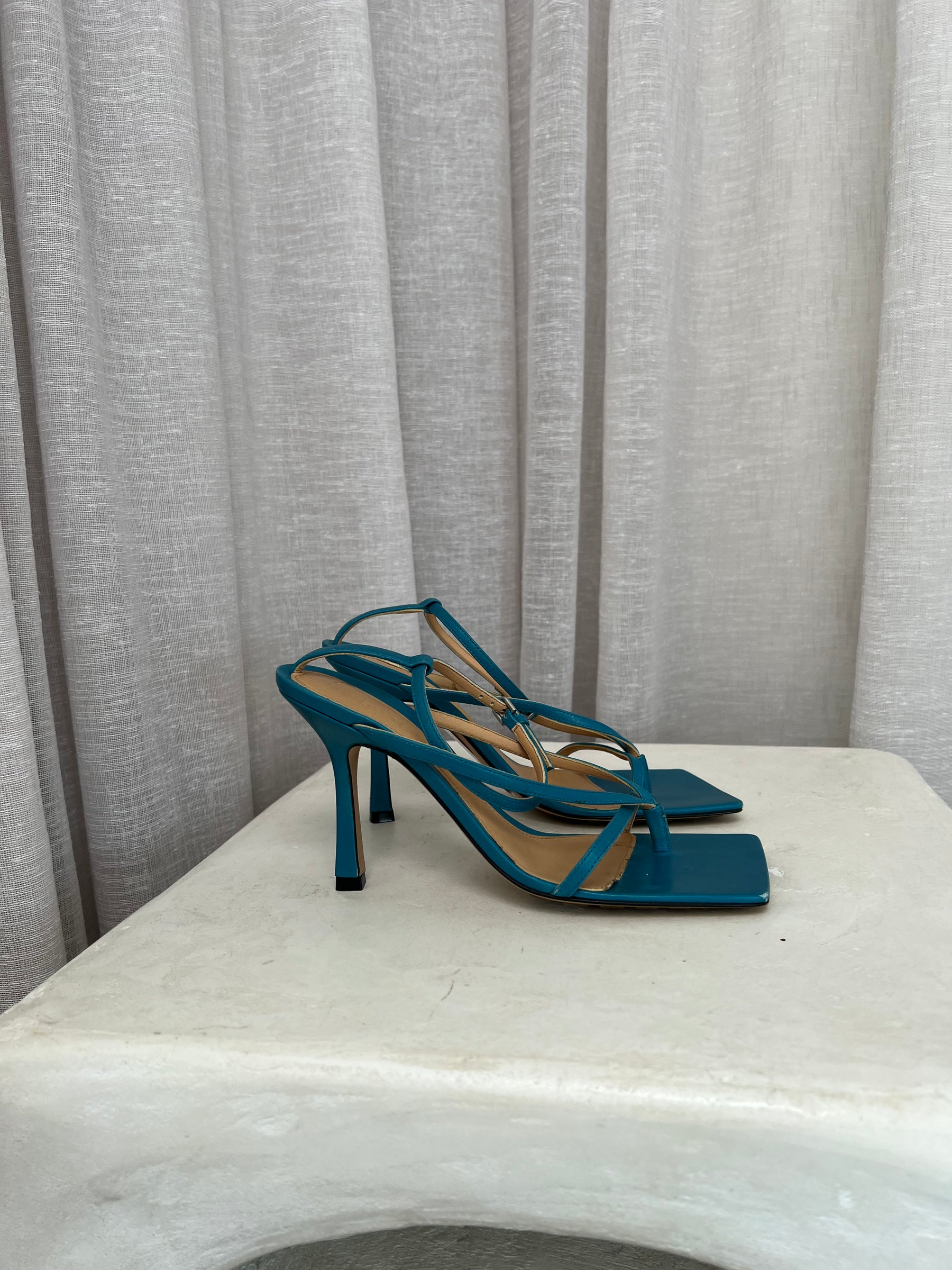 Bottega Veneta Teal Leather Strappy Stretch Sandal, 36.5