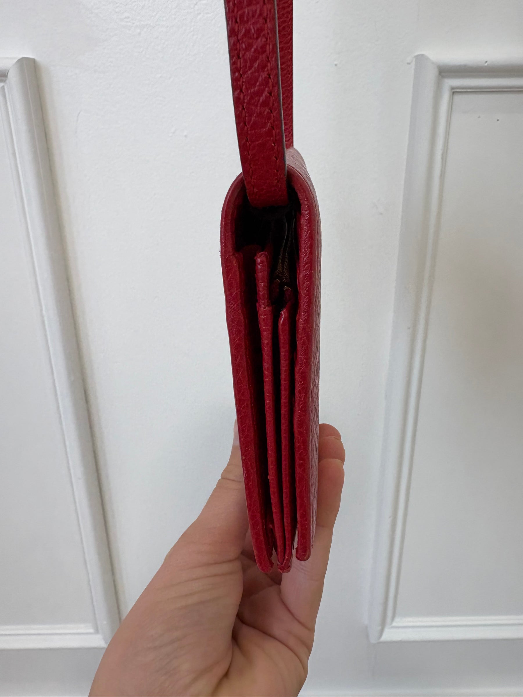 Gucci Red Grained Leather Crossbody Swing Bag