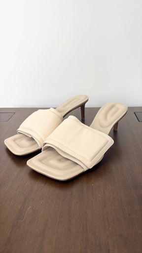 Jacquemus Beige Leather Padded Mules, 39