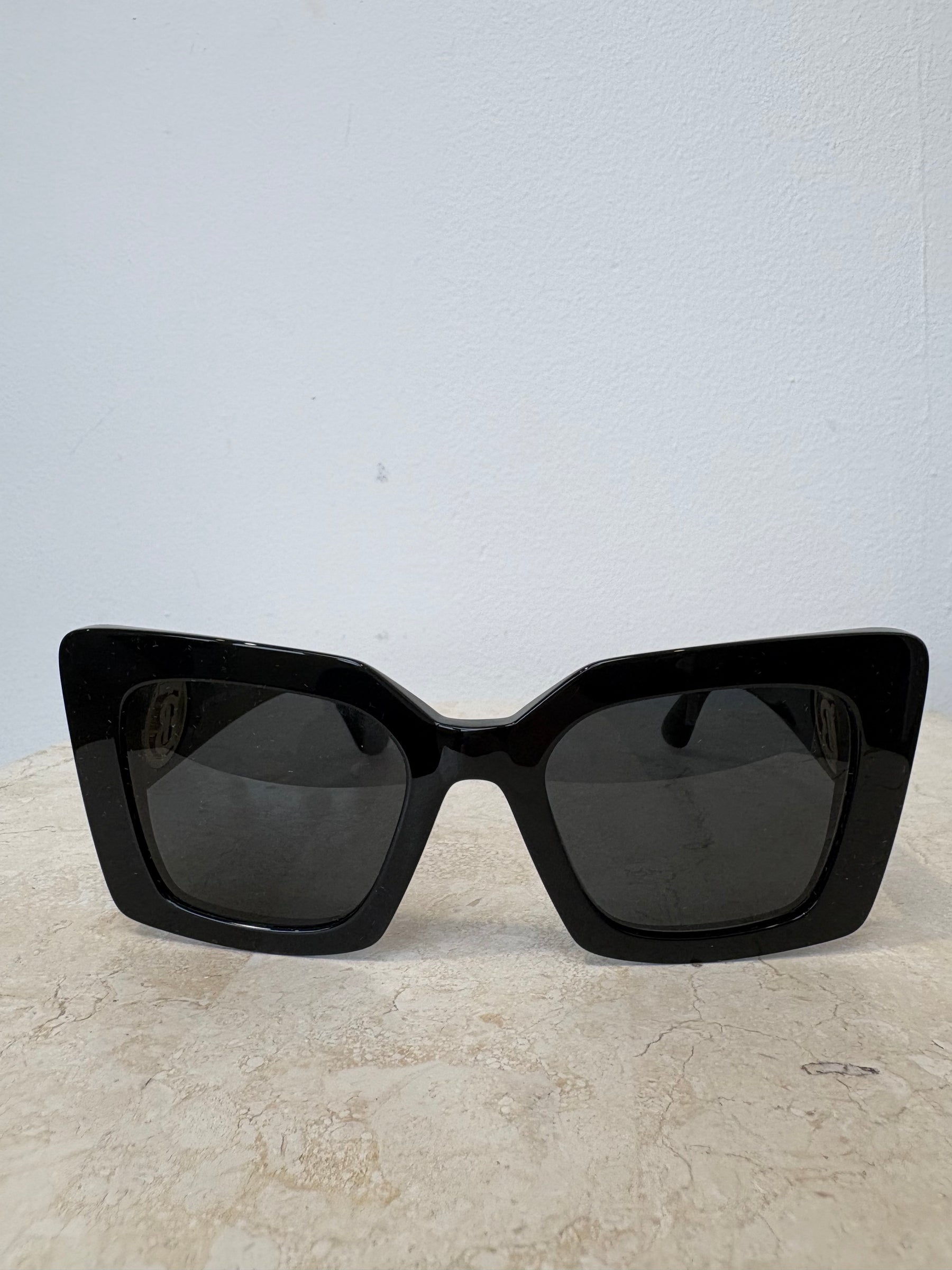 Burberry Black Oversized Square Logo Arm sunglasses