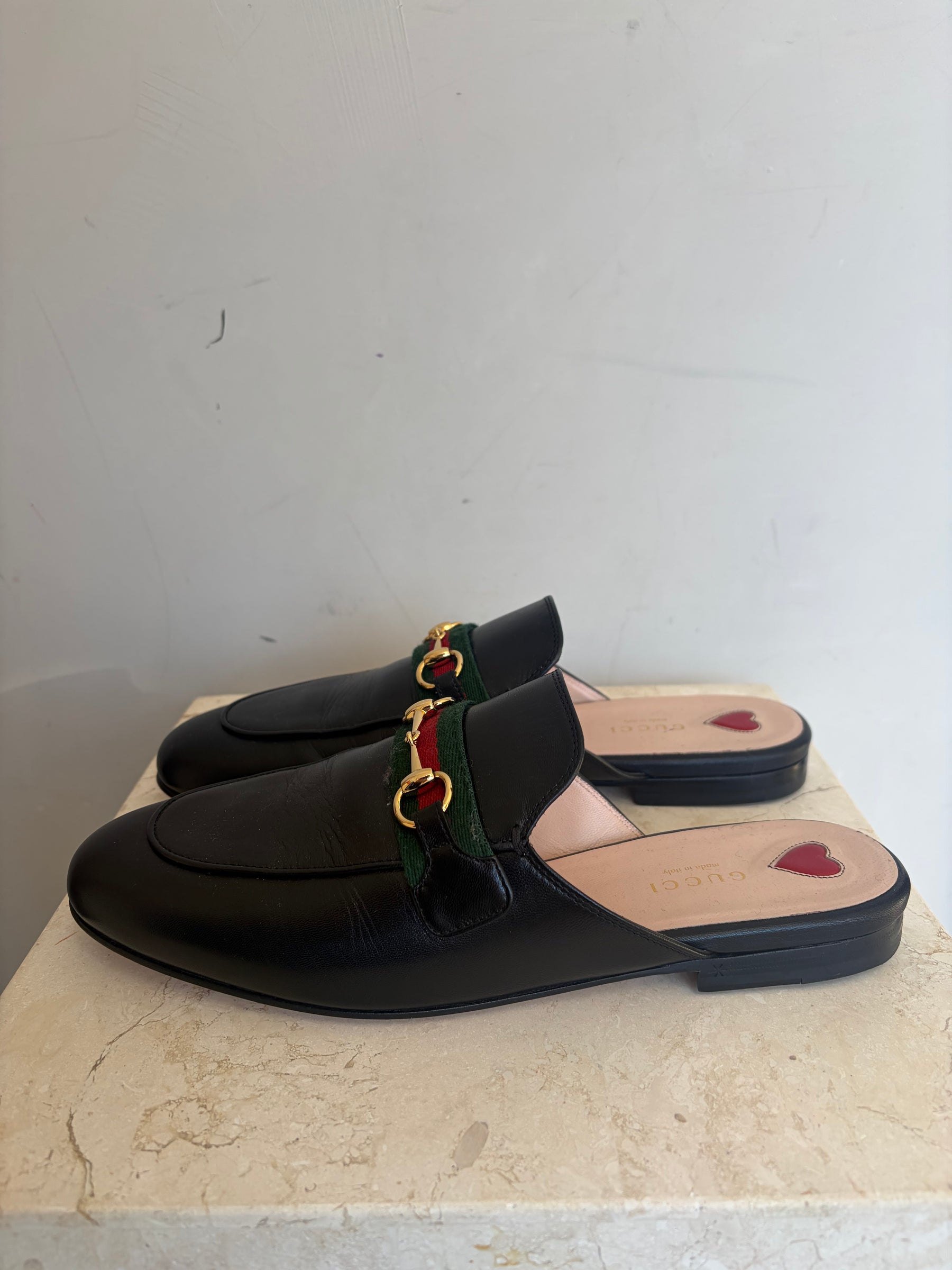 Gucci Black Leather Princeton Mule with Green and Red Detail, 39