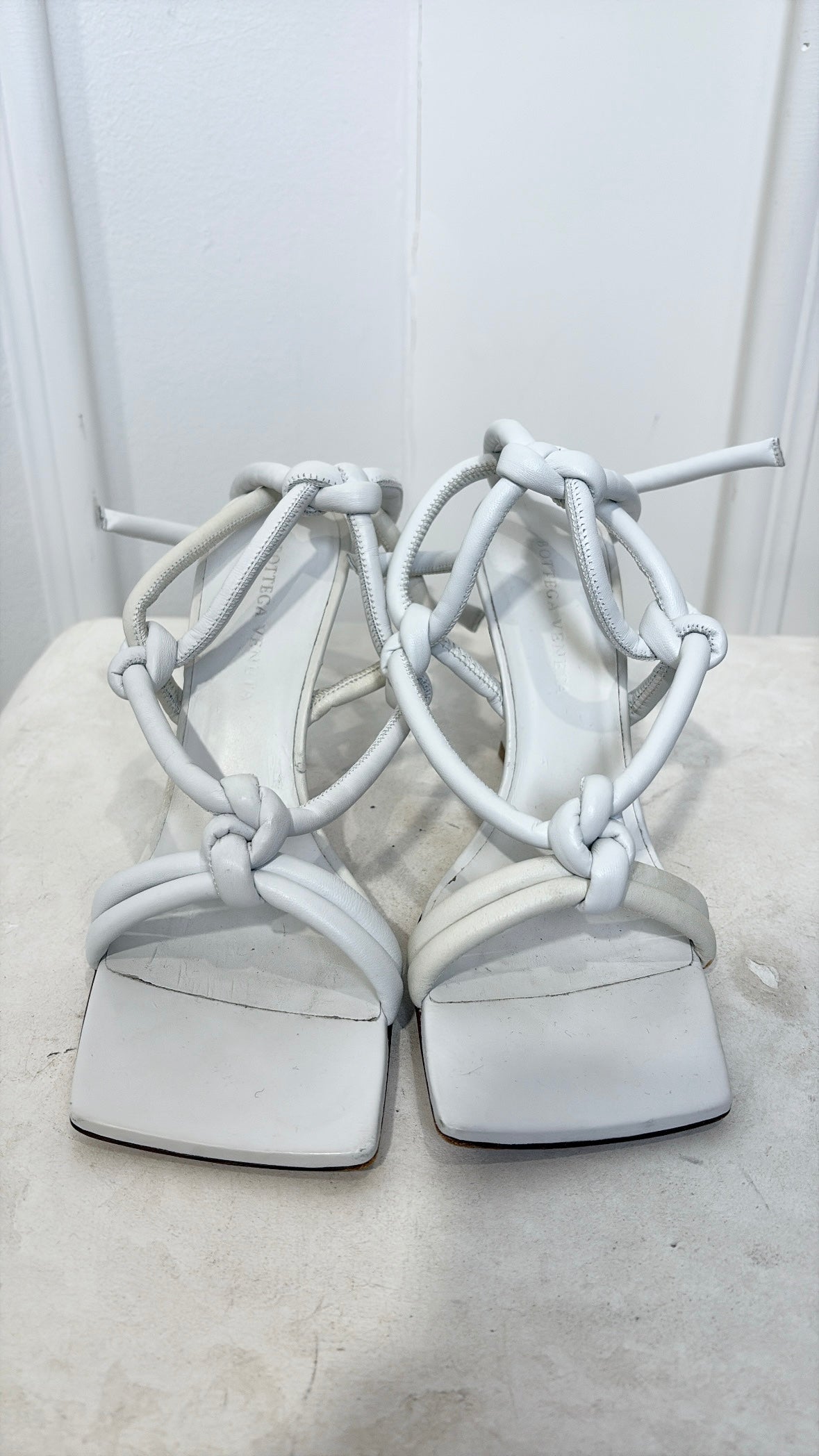 Bottega Veneta White Leather Knot Heeled Sandals, 37