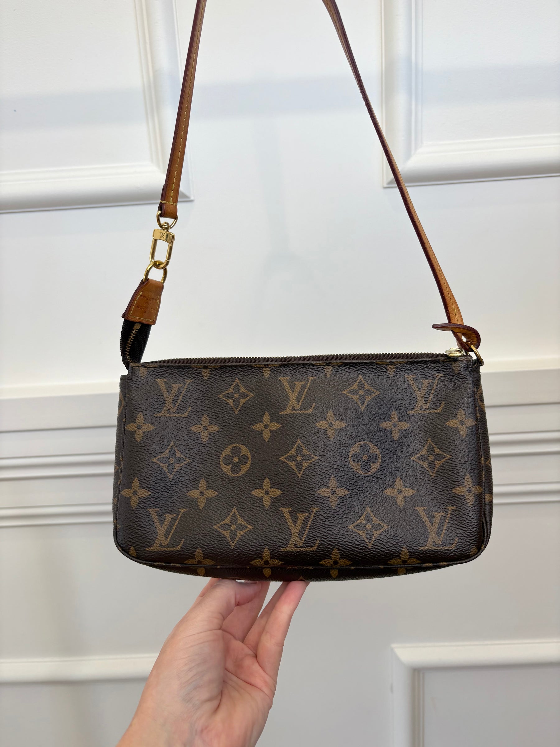 Louis Vuitton Monogram Pochette