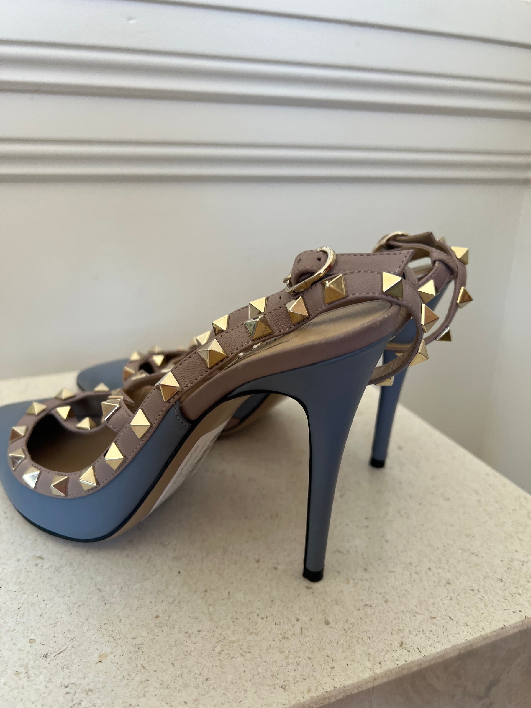 Valentino Garavani Blue and Beige Rockstud Caged Pumps, 39