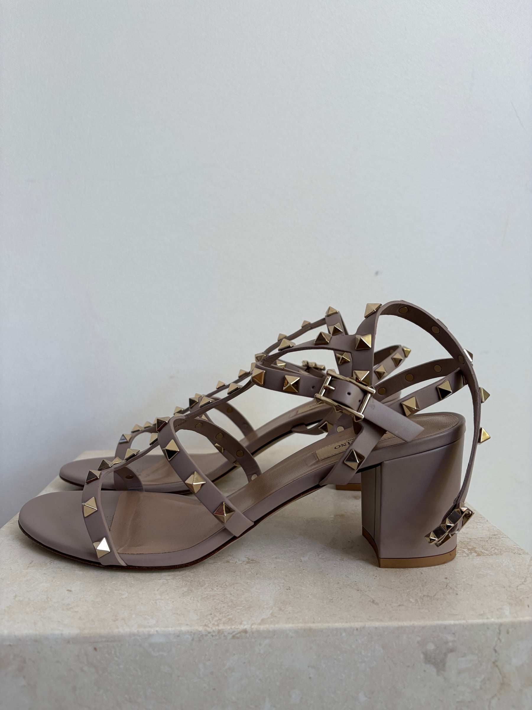 Valentino Garavani Rose Poudre Rockstud Caged Block Heel, 41