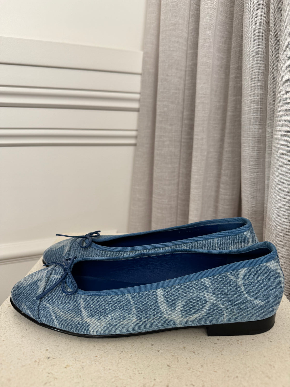 Chanel Blue Denim CC Logo Ballerina's, 39