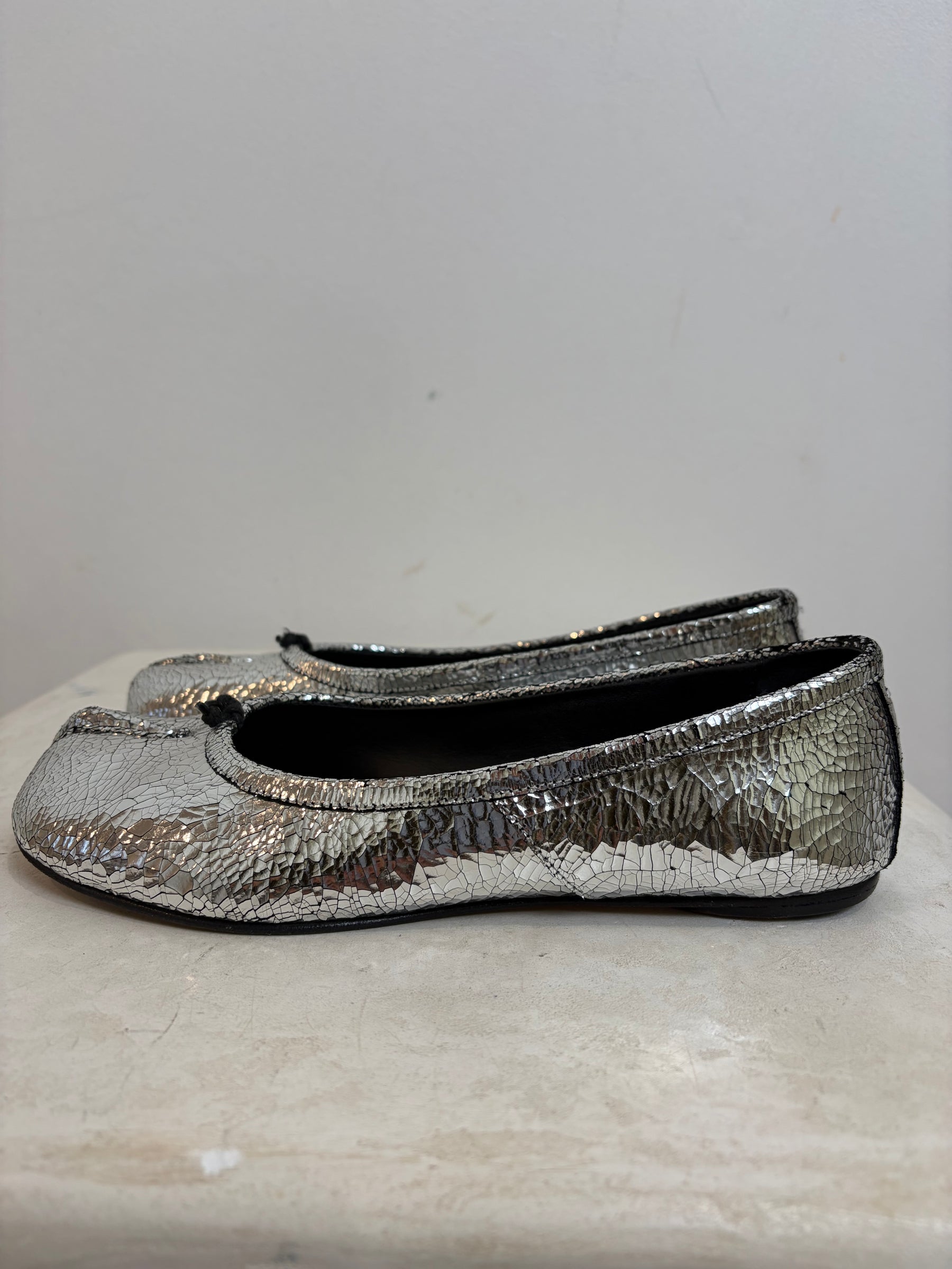 Maison Margiela Silver Crackled Leather Tabi Ballet Flats, 38
