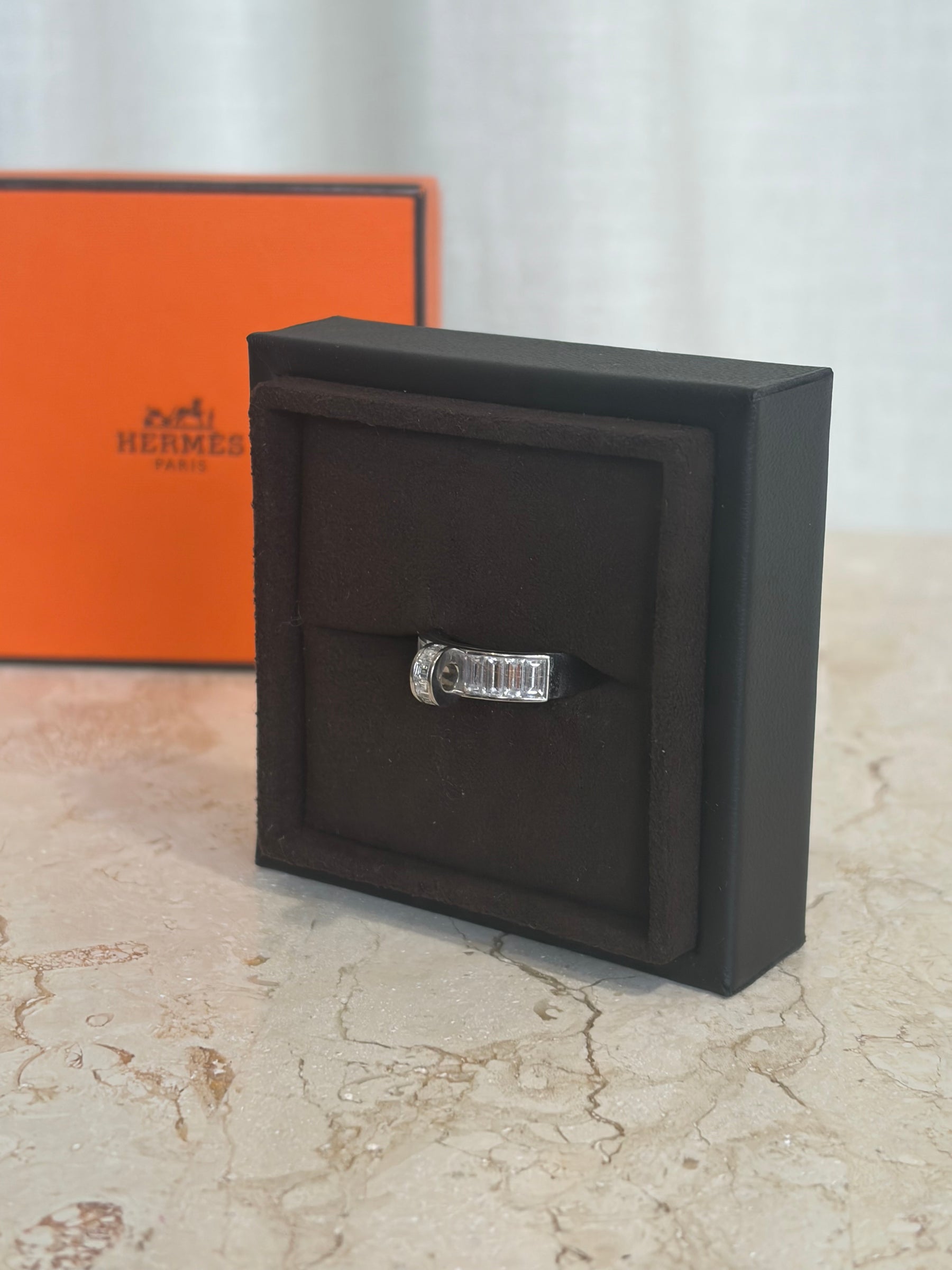 Hermès White Gold and Baguette Diamond Kelly Ring