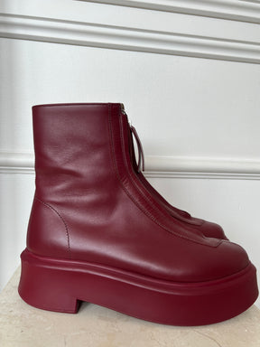 The Row Zipped Leather Ankle Boots Red, 38.5
