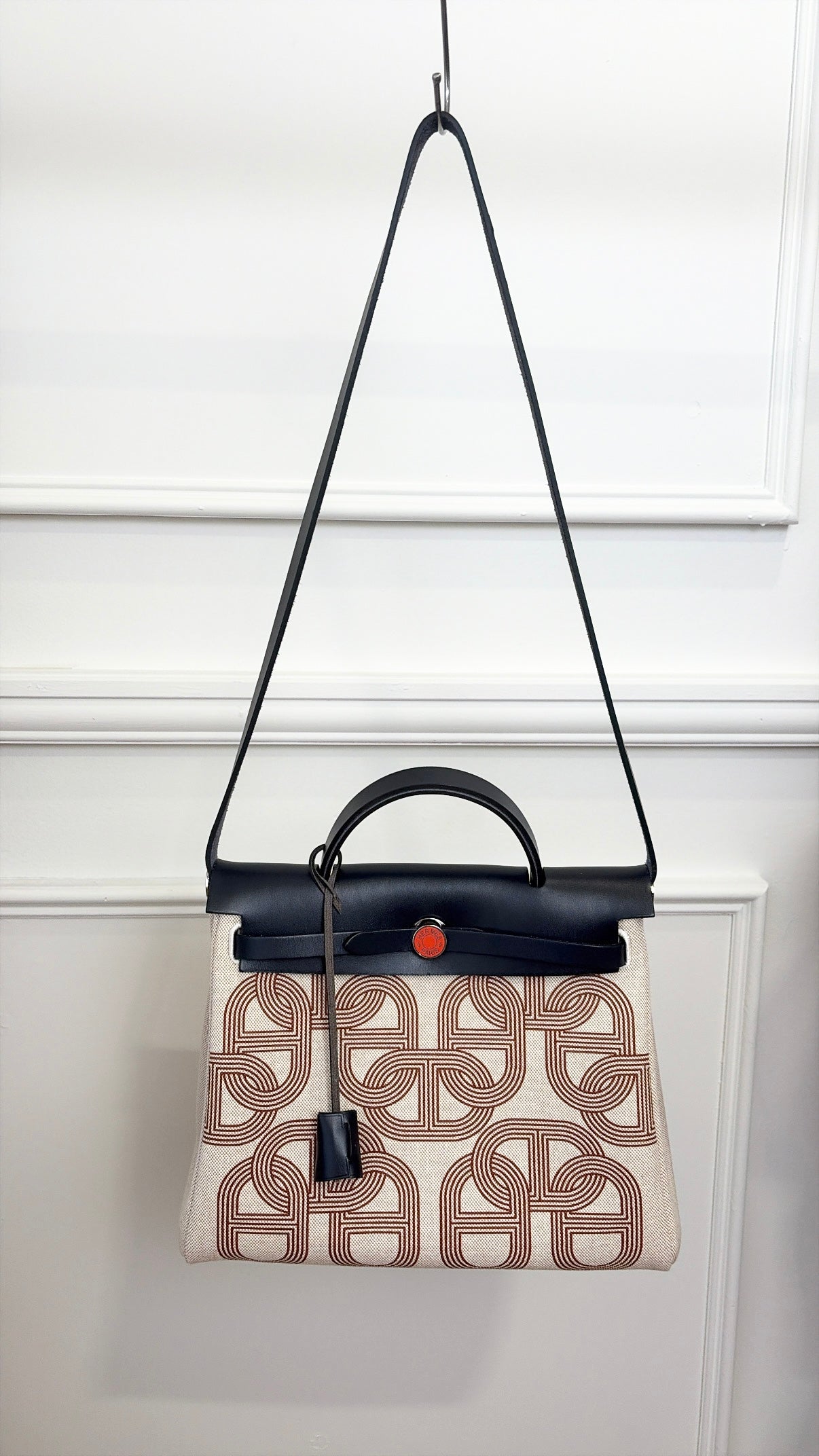Hermès Herbag 31 "Circuit 24" in Ecru Toile Canvas and Navy Leather