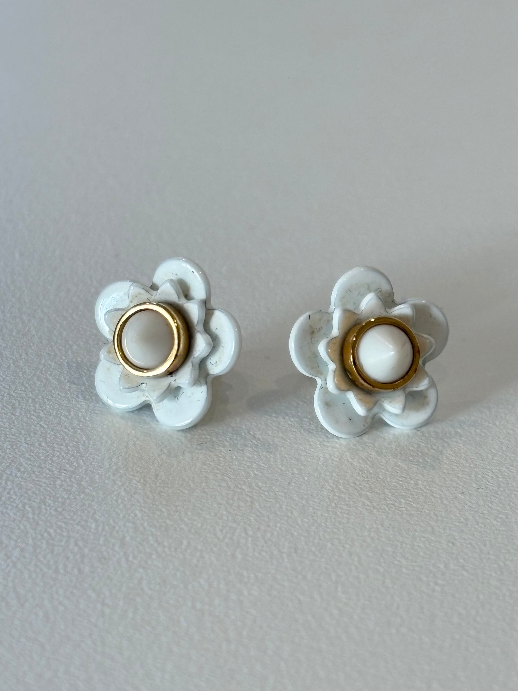Fendi White Acrylic Flower Stud Earrings