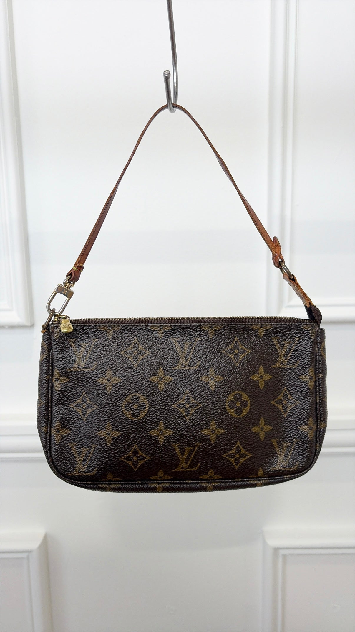 Louis Vuitton Canvas Monogram Pochette Accessoires