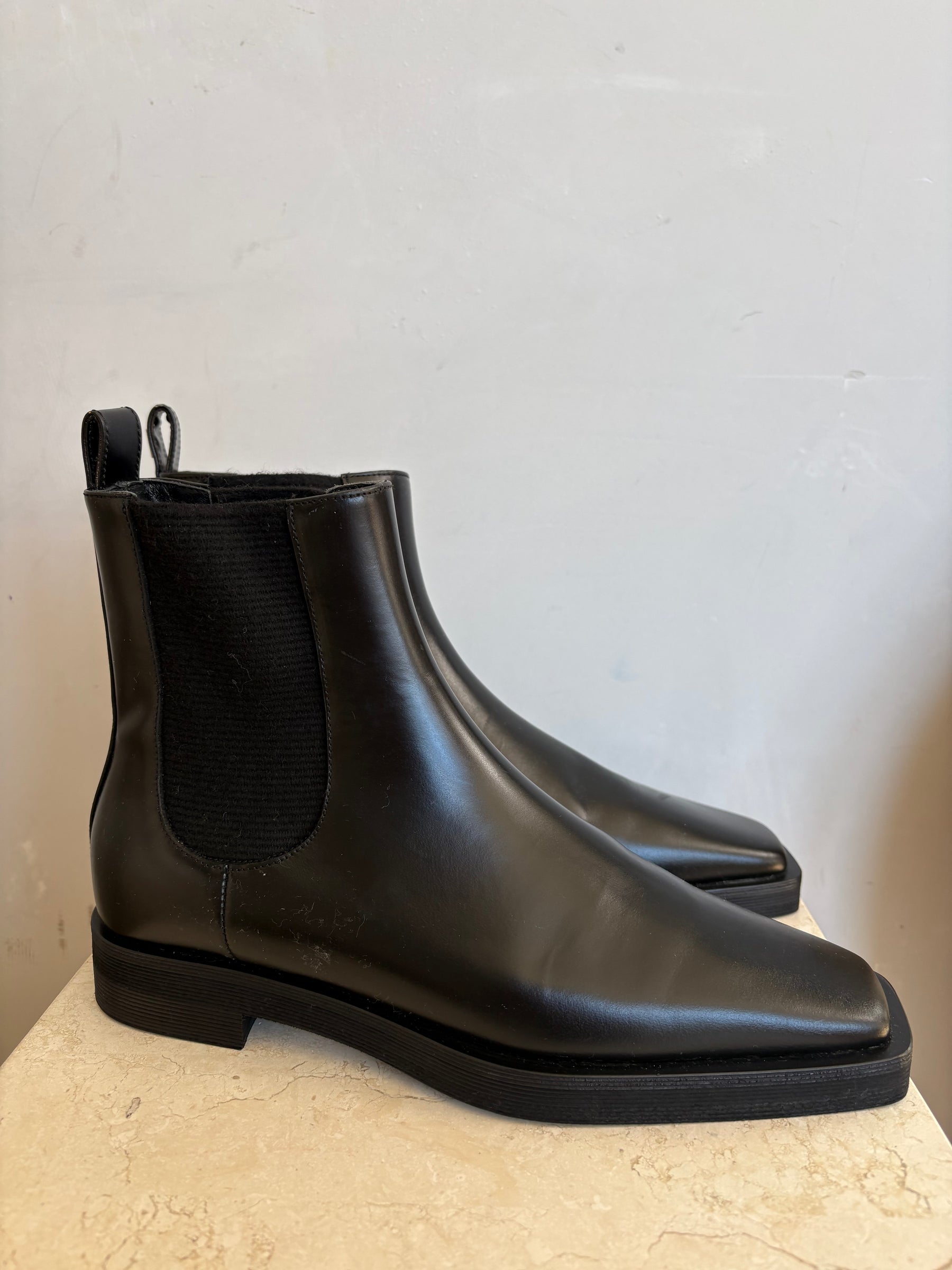 Totême Black Leather Ankle Boots, 39