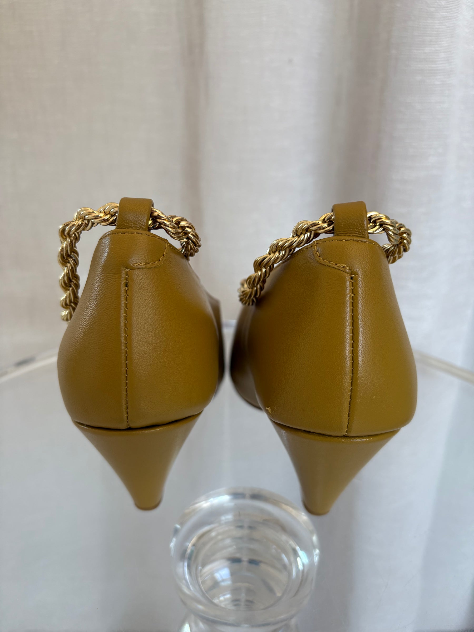 Camilla and Marc Cumin Ankle Chain Pumps, 40