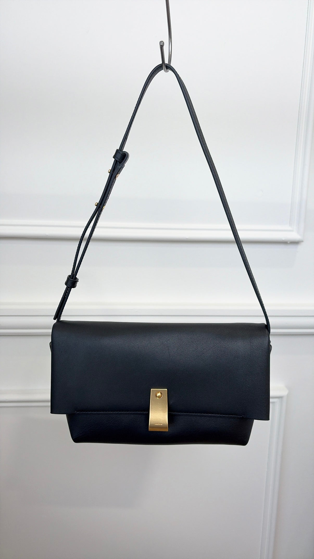 Oroton Etta Medium Clutch Bag With Shoulder Strap