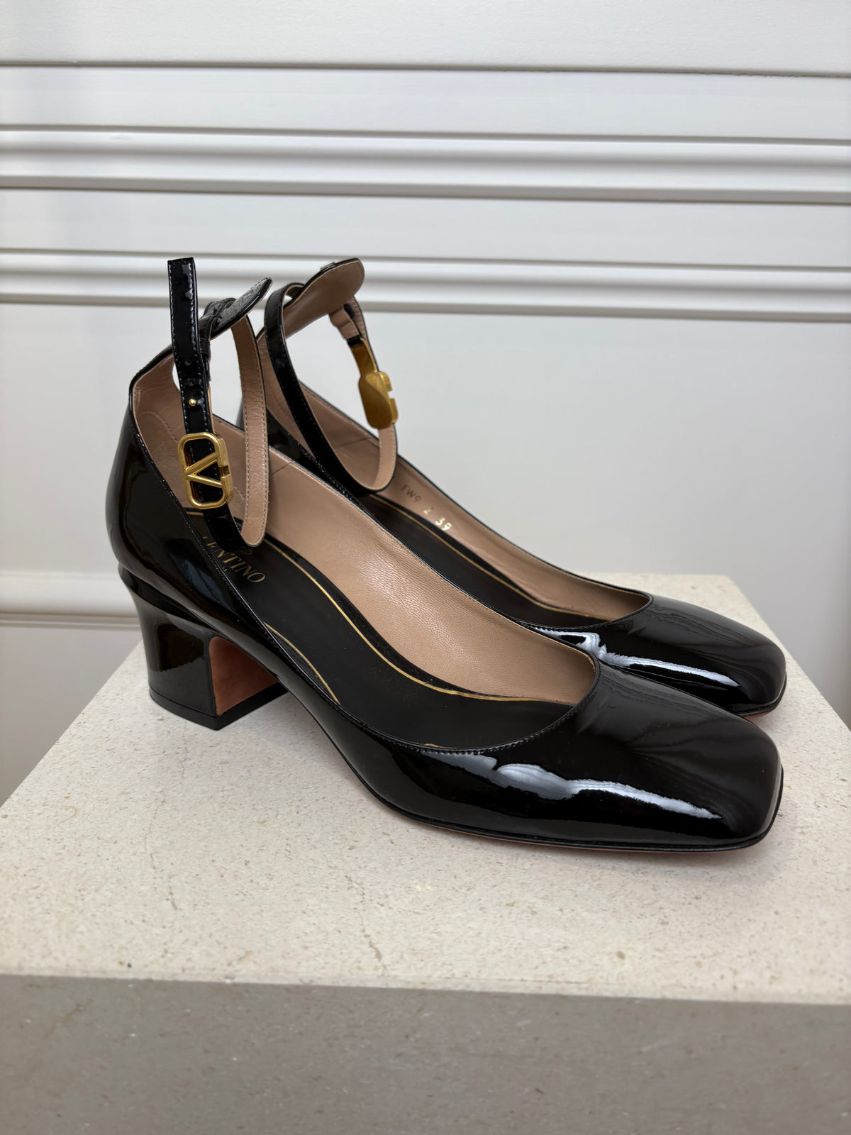 Valentino Garavani Black Patent Leather Heeled Mary-Janes, 39