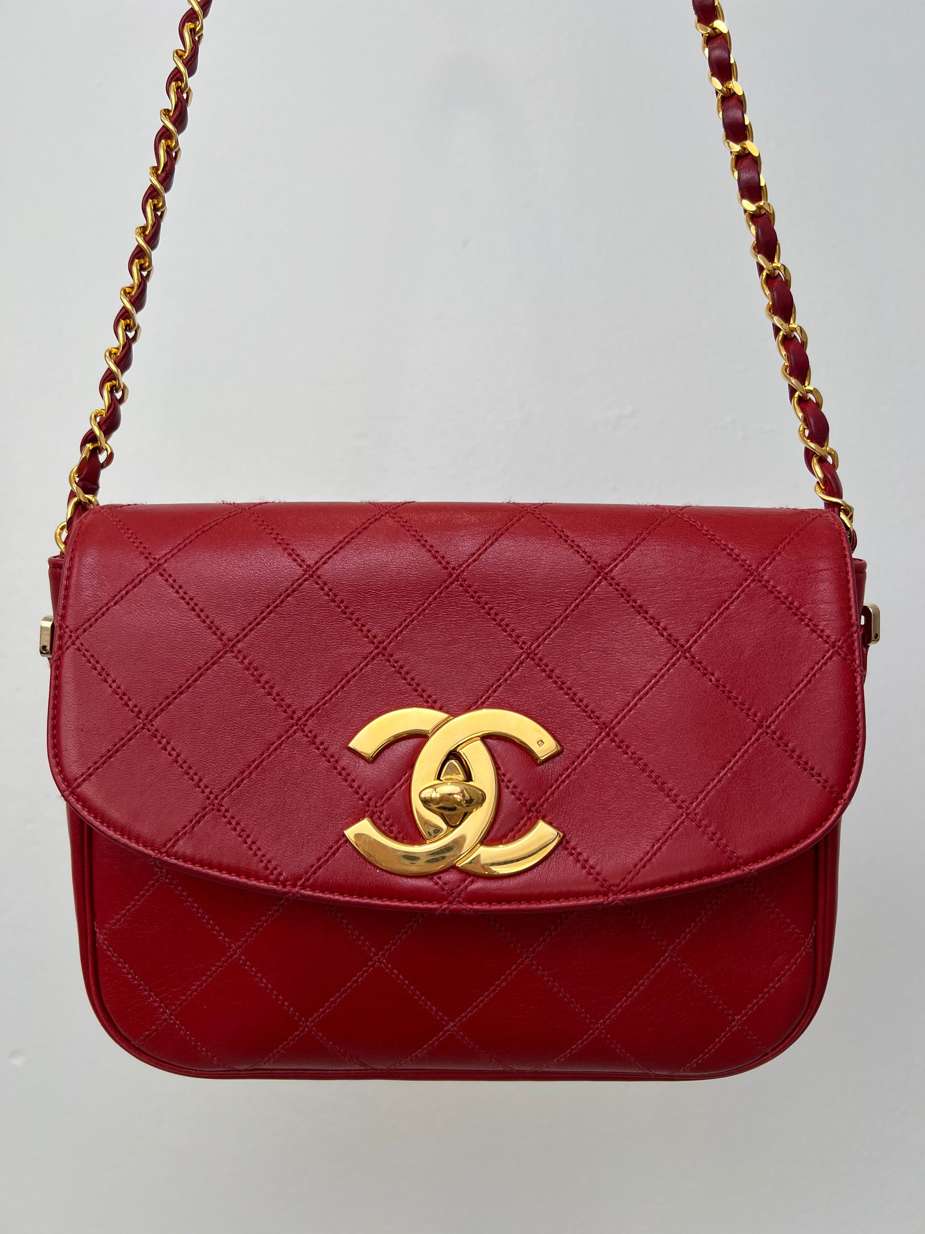 Chanel Timeless Classique Red Leather Shoulder Bag Gold Hardware
