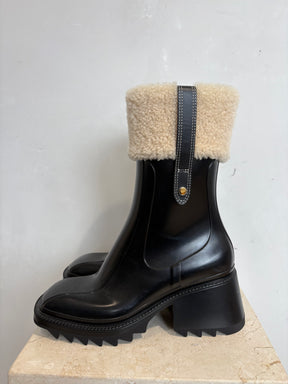 Chloé Black Rubber Shearling Betty Boots, 40