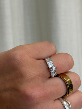 Hermès White Gold and Baguette Diamond Kelly Ring