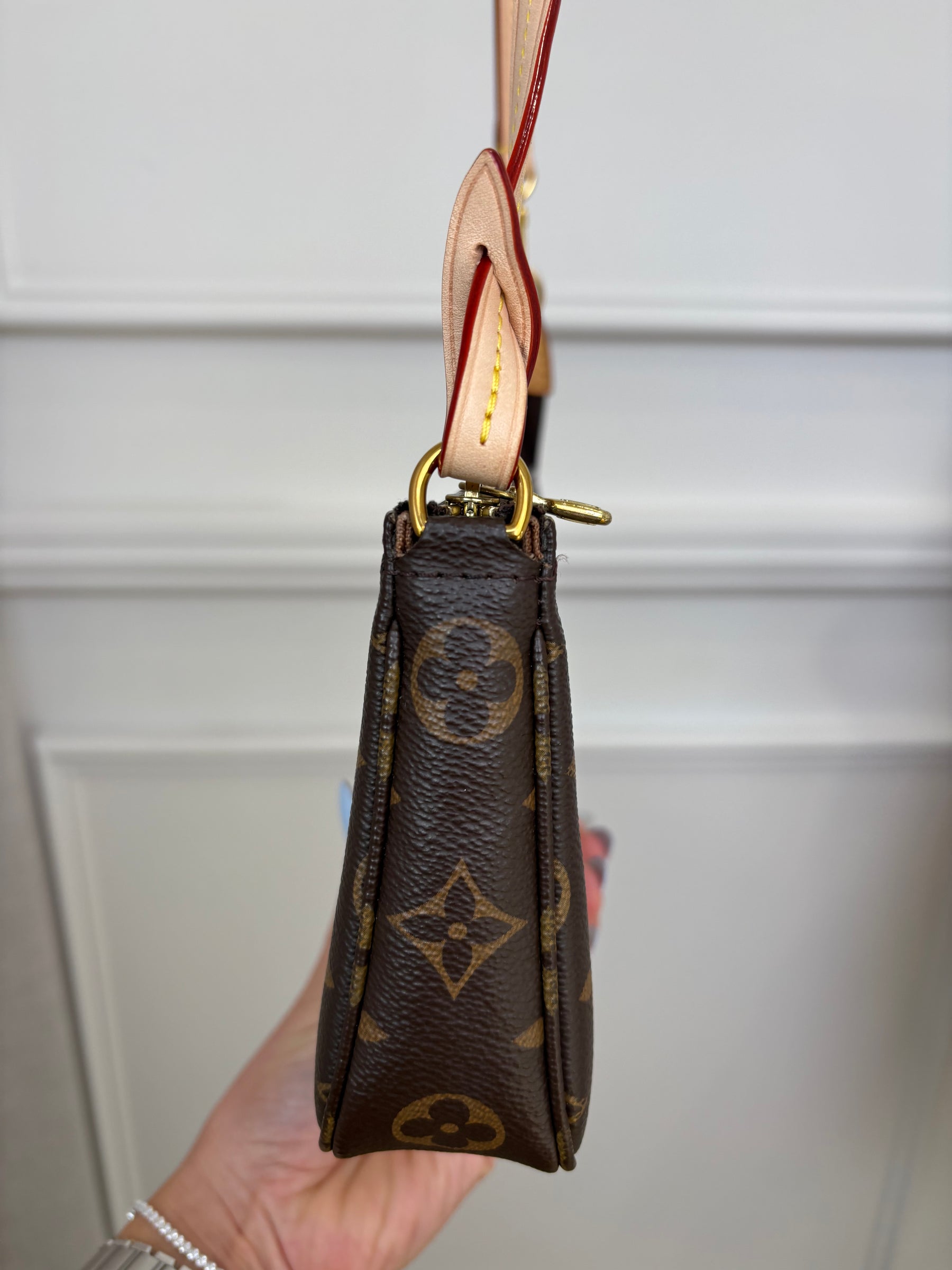 Louis Vuitton Monogram Pochette