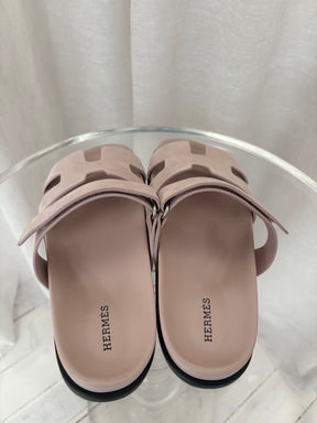 Hermès Chypre Sandals In Rose Porcelaine, 41.5