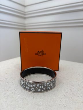 Hermes White and Silver Enamel Bangle