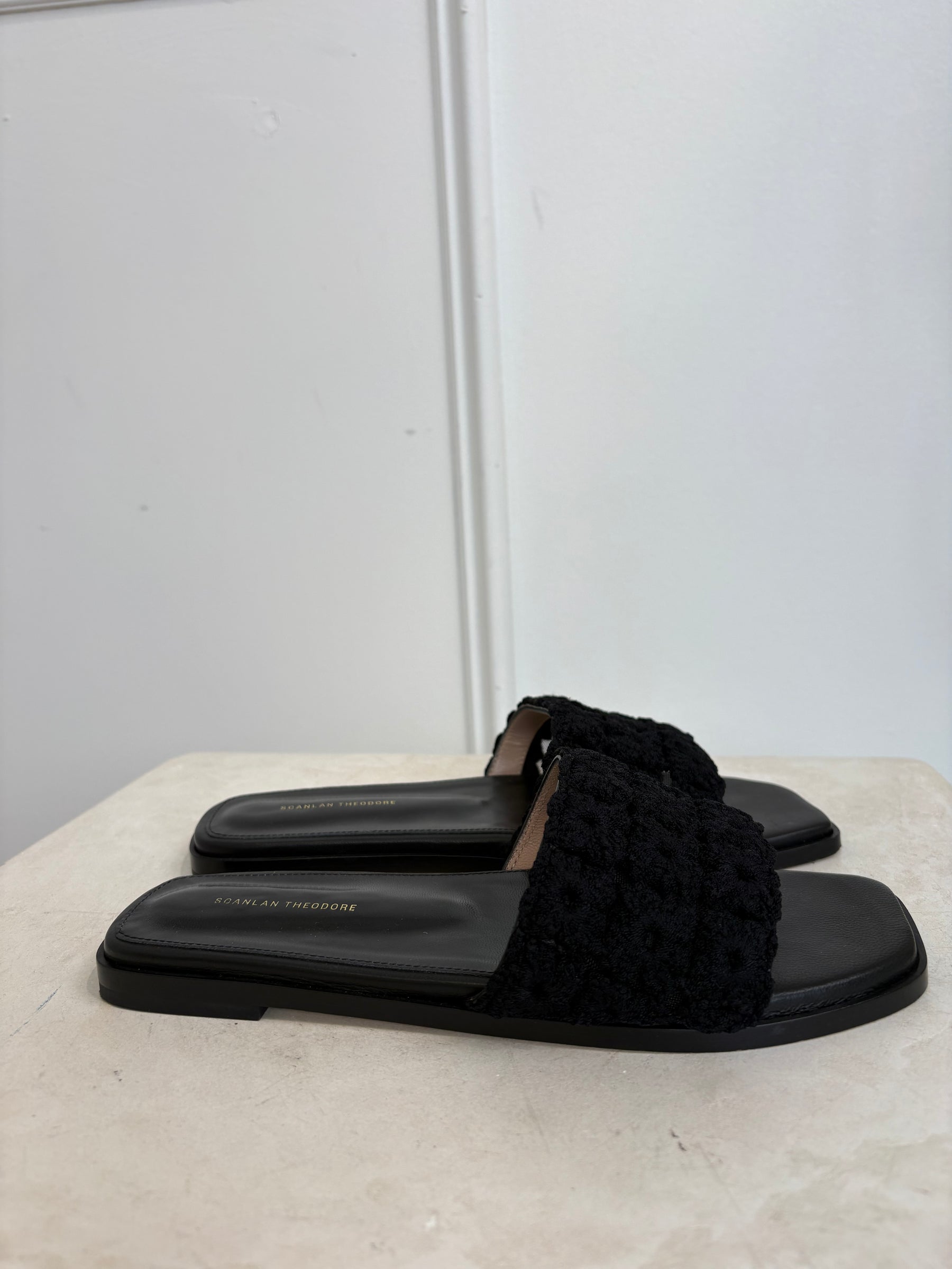 Scanlan Theodore Black Crochet Knit Slides, 38