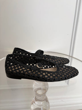 Le Monde Beryl Black Crochet Mary Jane Flats, 38