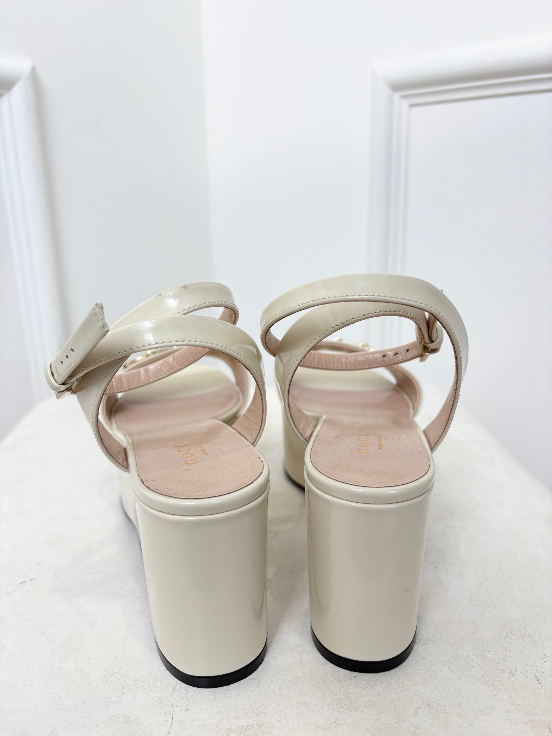 Gucci Lady Horsebit Embellished Patent Platform Sandals Ivory, 36