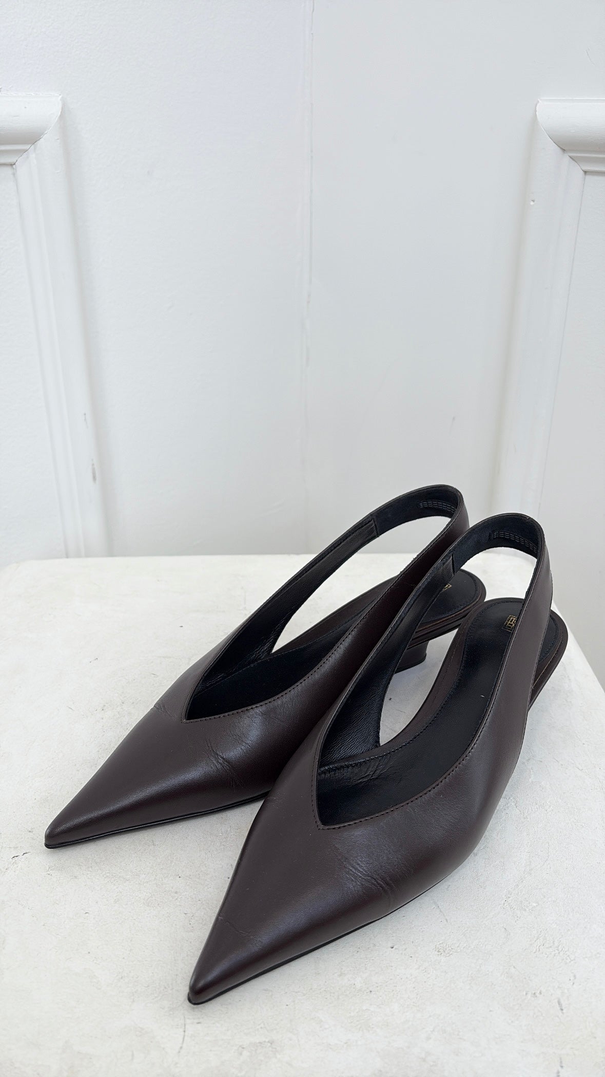 Totême Chocolate Leather Pointed Slingback, 37