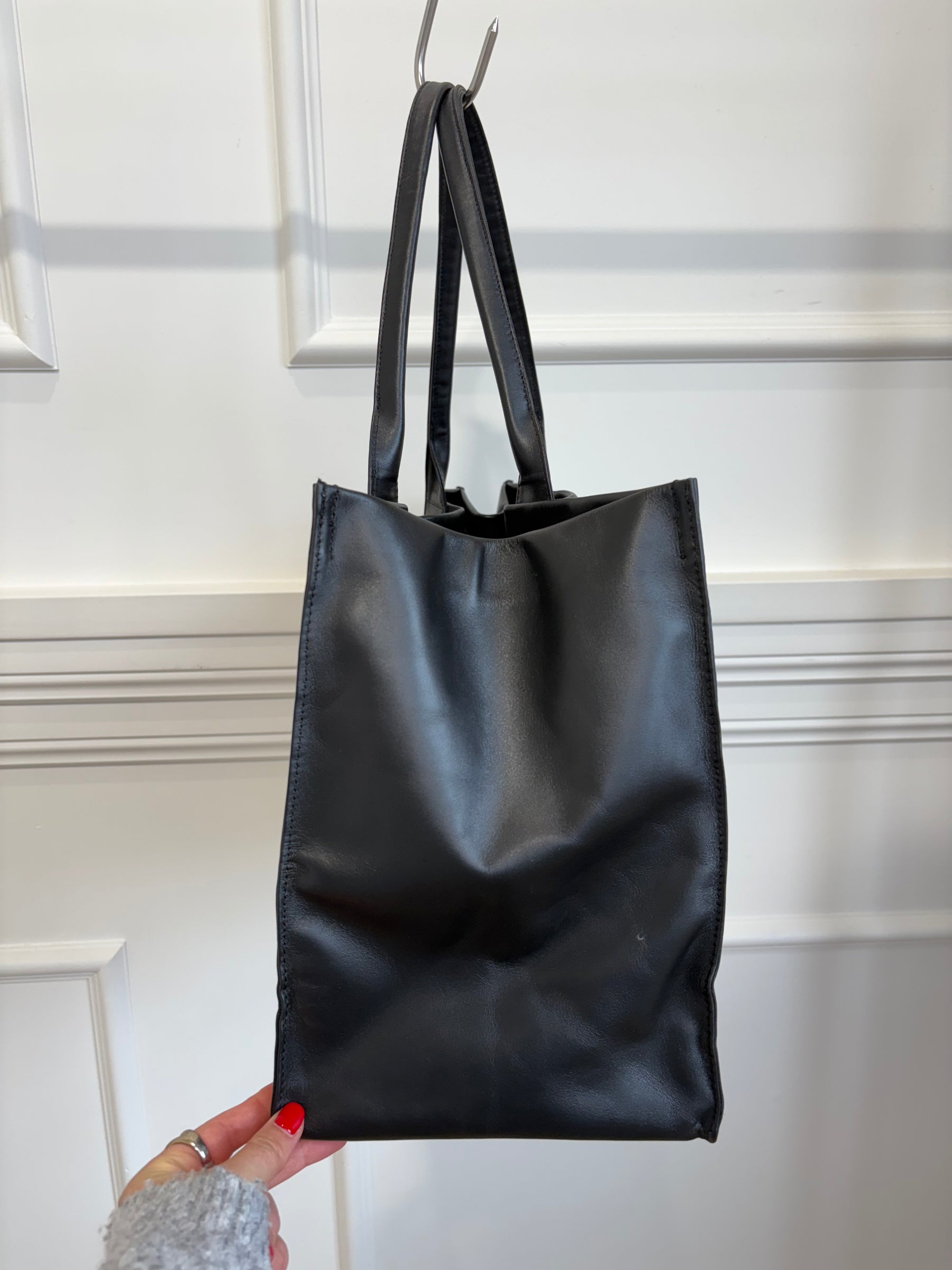 A-ESQUE Black Large Leather Tote