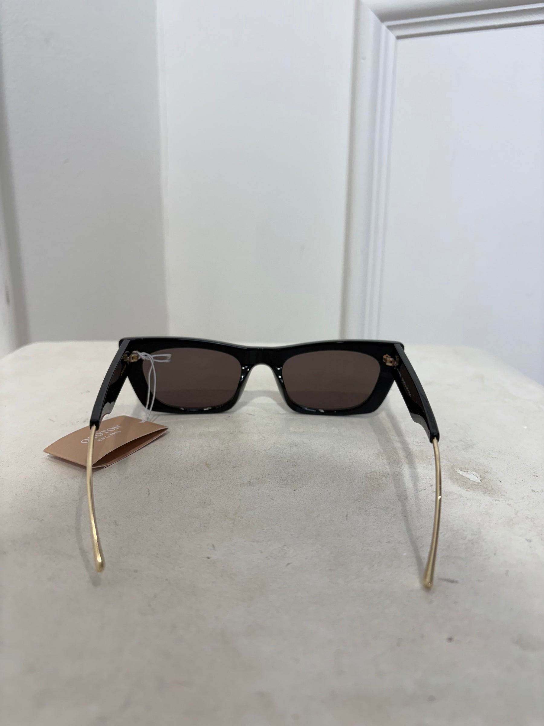 Oroton Harper Sunglasses Black