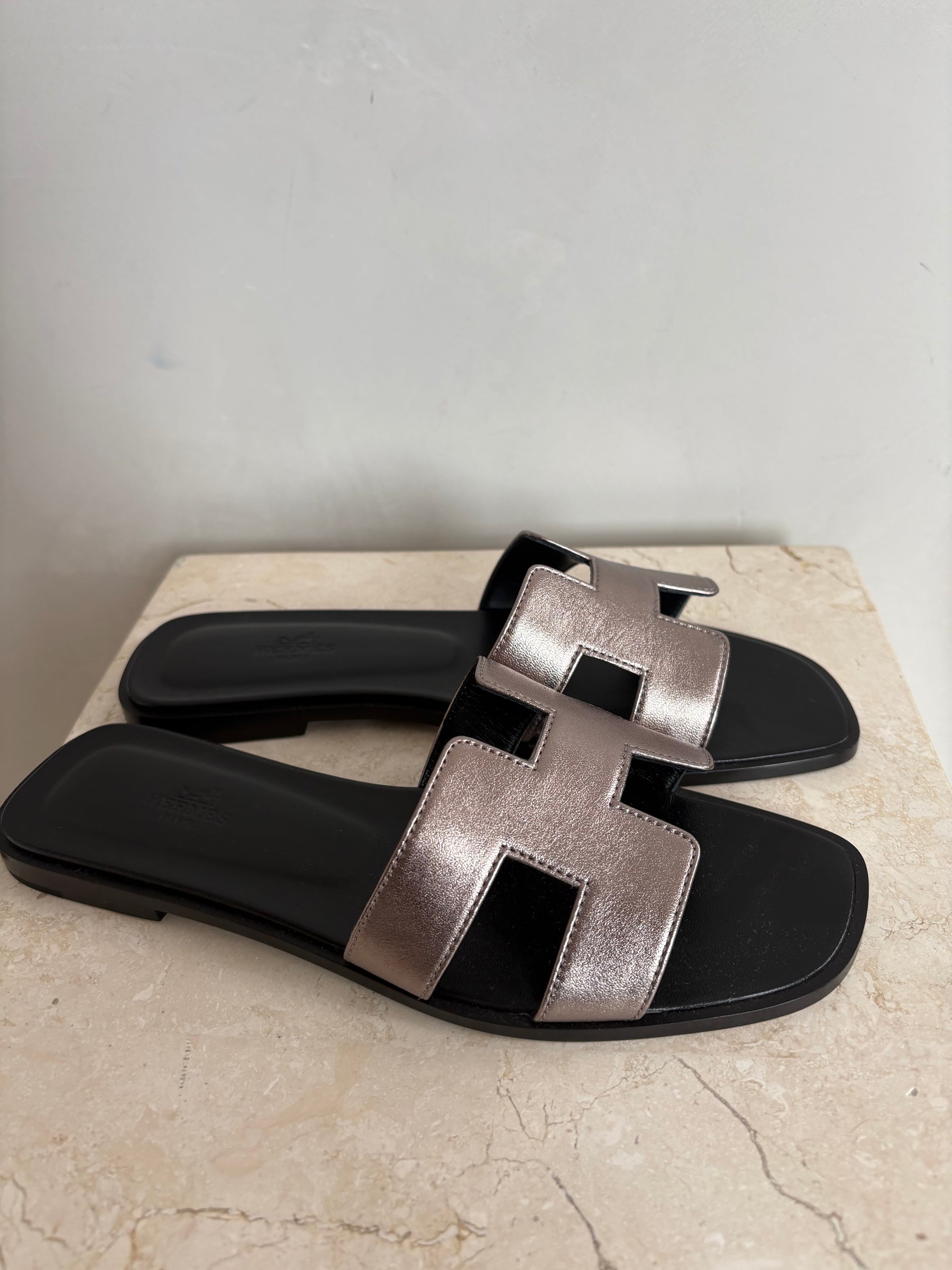Hermès Oran Sandals In Champagne, 39.5
