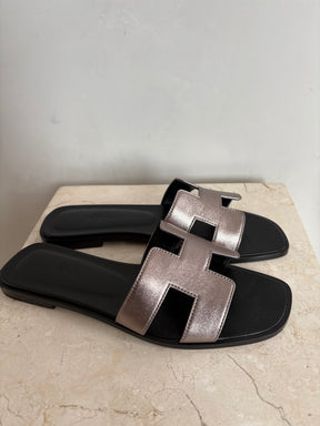 Hermès Oran Sandals In Champagne, 39.5