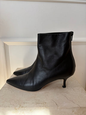 Scanlan Theodore Black Leather Pointed Ankle Boots, 37
