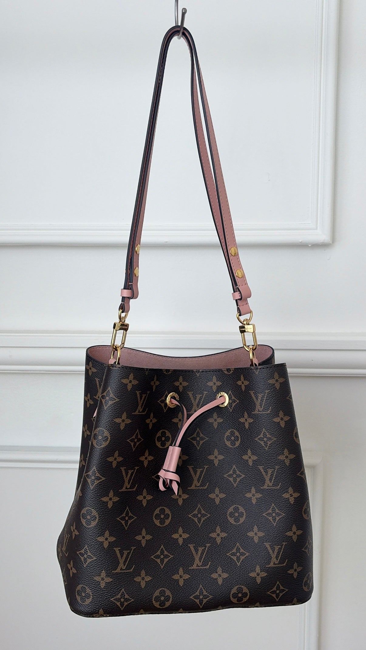 Louis Vuitton Canvas Monogram and Pink Leather Neonoé Bucket Bag