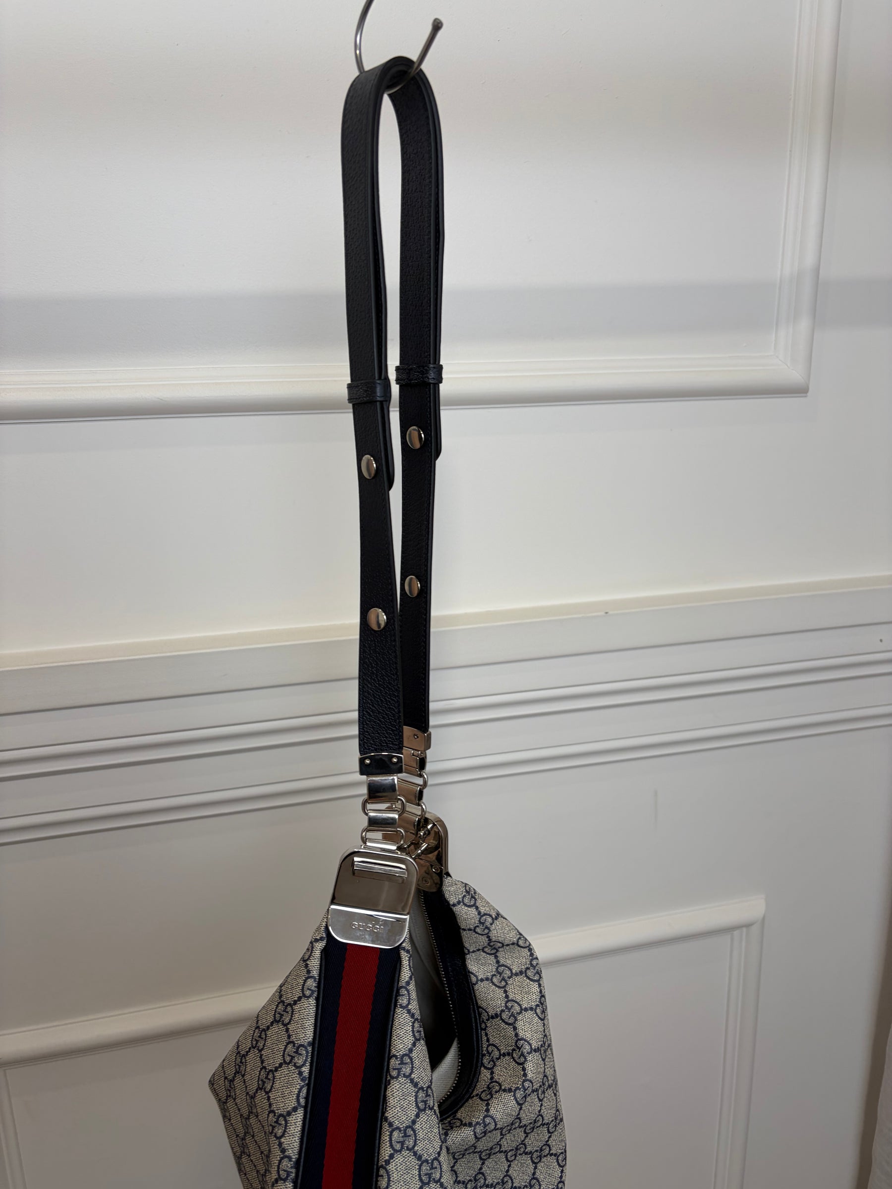 Gucci GG Supreme Canvas Attache Bag Beige / Blue Medium